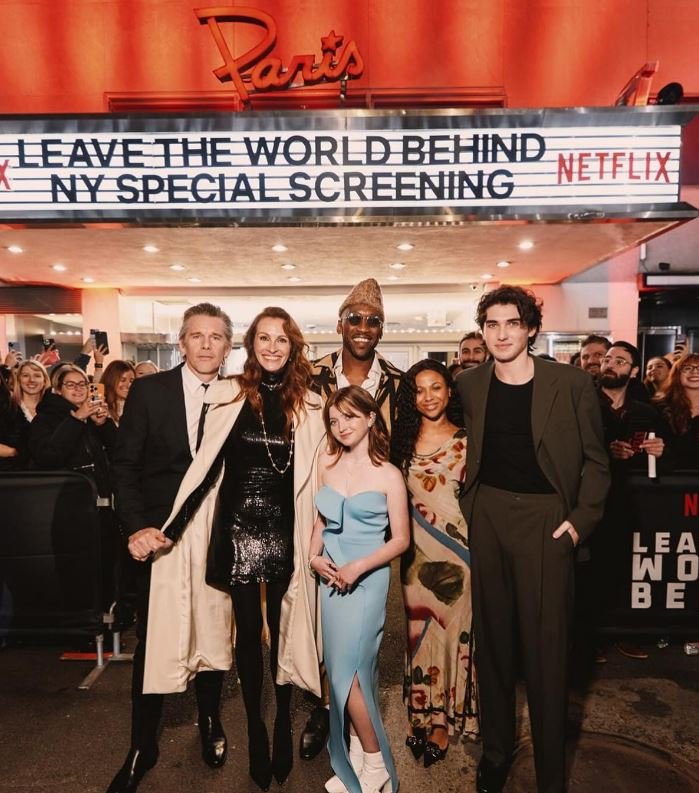 Farrah with the cast of Leave the World Behind